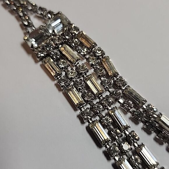 Elegant Silver Vintage Necklace - Picture 6 of 8